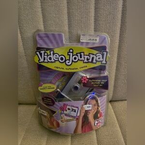 Mattel Girl Tech Video Journal Camera CD Picture Online Diary Calendar Purple